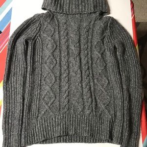 Abercromie & Fitch Cable Knit Turtle Neck Sweater